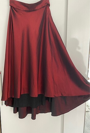 Bordo saten etek