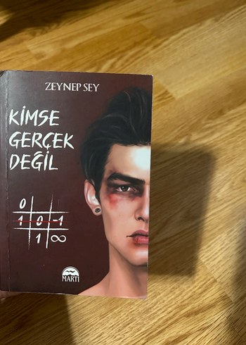 Kimse Gerçek Değil - Zeynep Sey