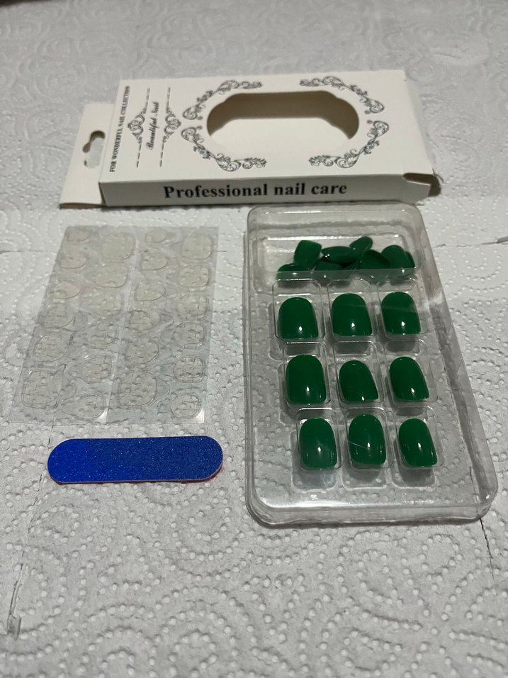 Koyu Yeşil Takma Tırnak Seti - Görsel 4