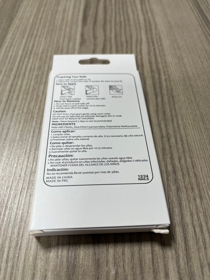 Çok Renkli Koyu Tırnak Süslemeleri - Görsel 2