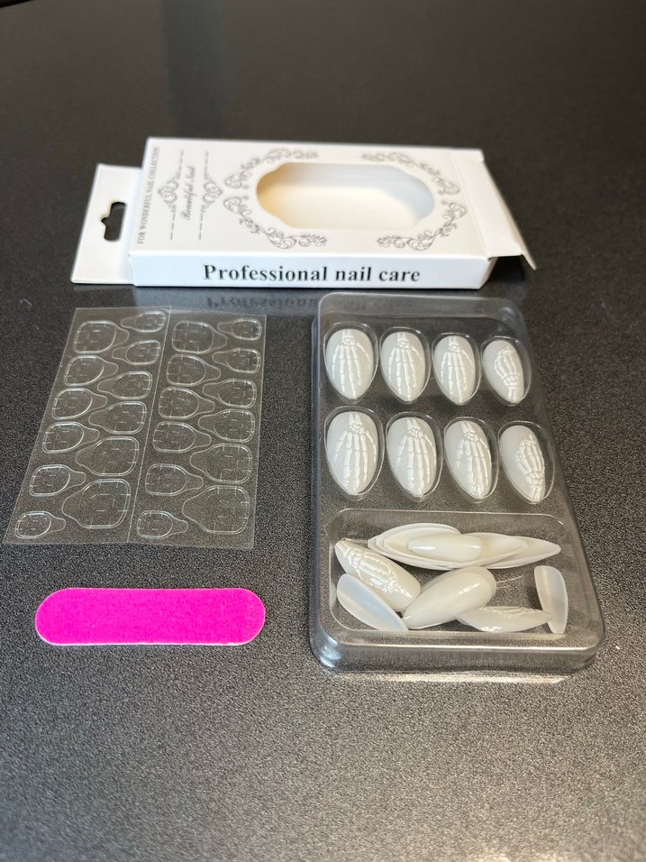 Beyaz İskelet Desenli Tırnak Süsü - Görsel 4