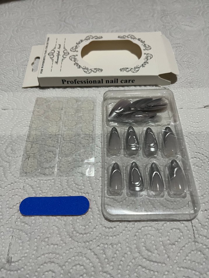 Mavi ve Gri Tırnak Süsleri - Görsel 4