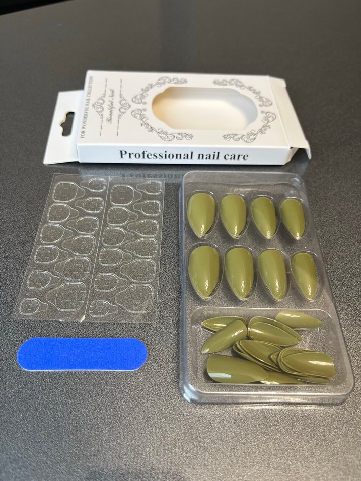 Koyu haki renk yapay tırnak seti - Görsel 4