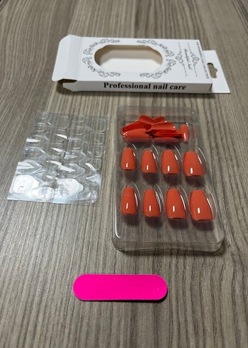 Parlak Kırmızı Renkli Takma Tırnak Seti - Görsel 4