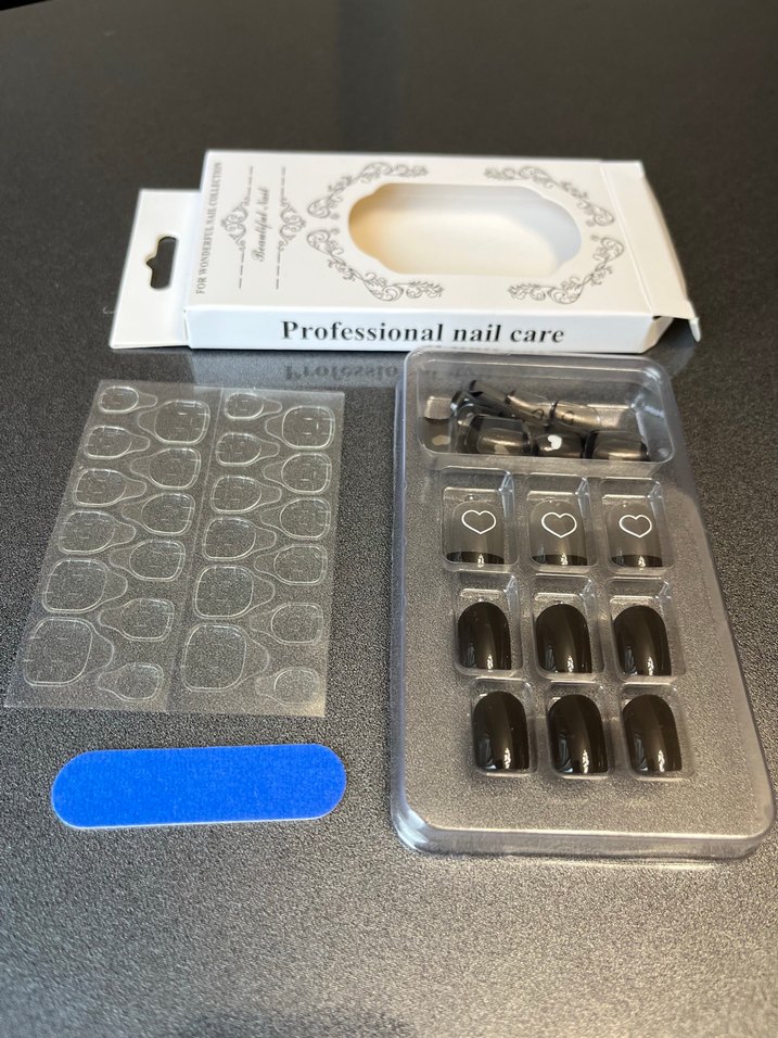 Siyah Kalpli Yapay Tırnak Seti - Görsel 4