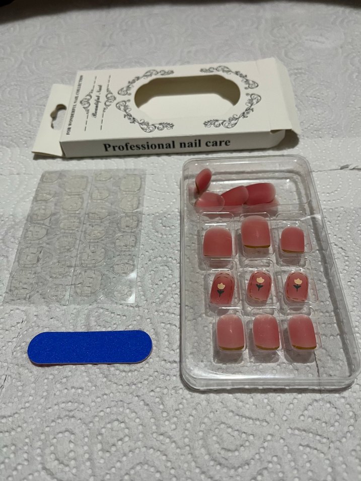 Çiçek Desenli Pembe Takma Tırnak Seti - Görsel 4