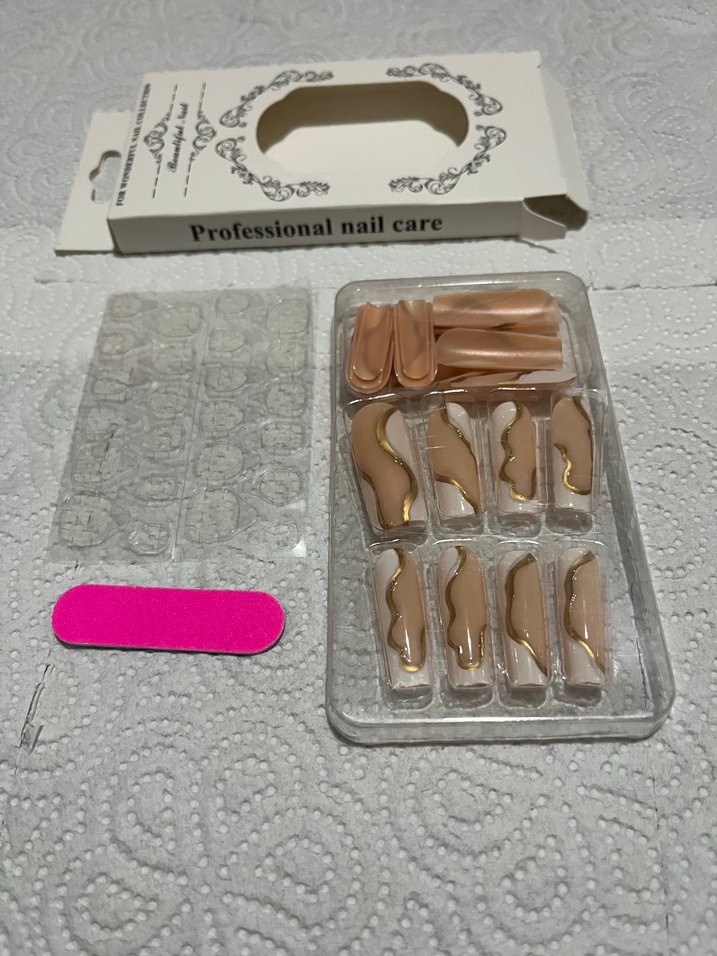 Bej Renkli Tırnak Süslemeleri - Görsel 4