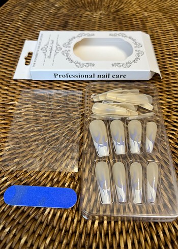 Bej Renkli Alev Desenli Tırnak Süsü - Görsel 4