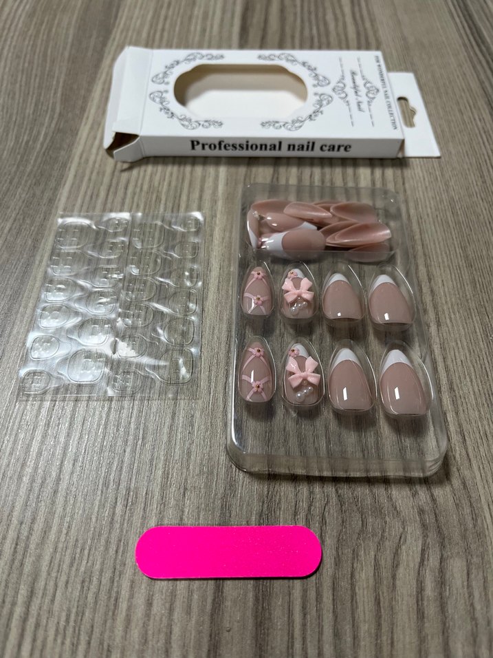 Pastel Beyaz 3D Fiyonklu Takma Tırnak Seti - Görsel 4