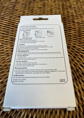 Beyaz Tırnak Süsleri Kırmızı Desenli - Görsel 2