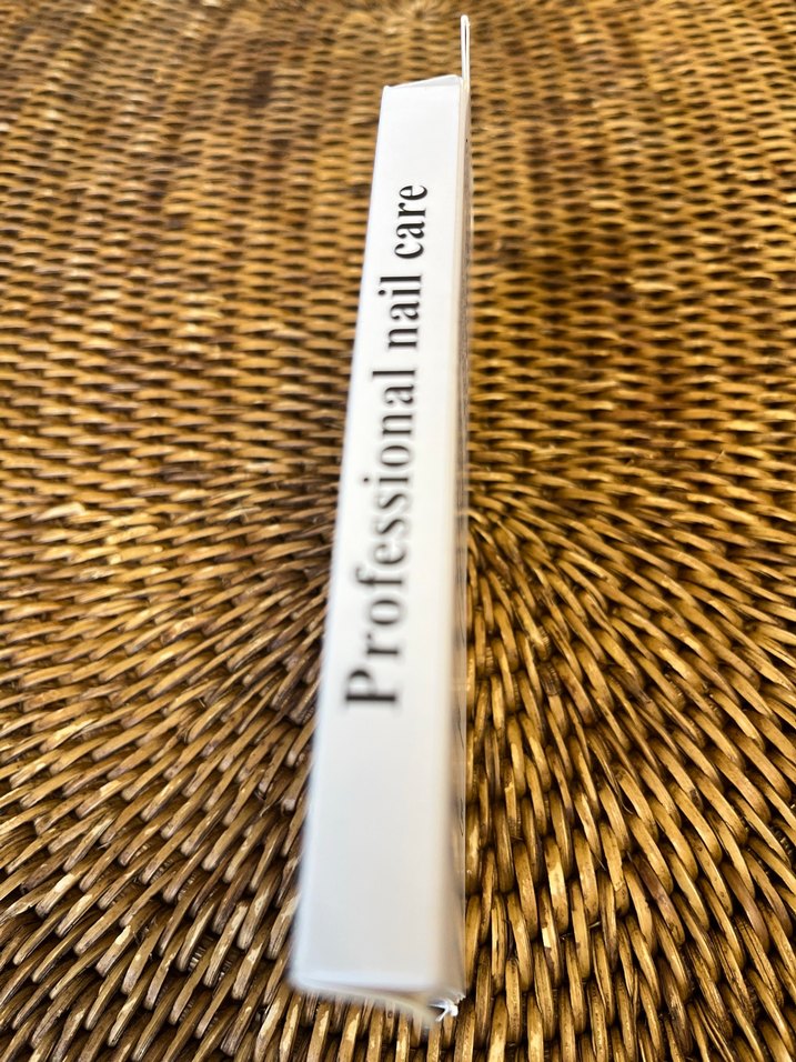 Beyaz Tırnak Süsleri Kırmızı Desenli - Görsel 3