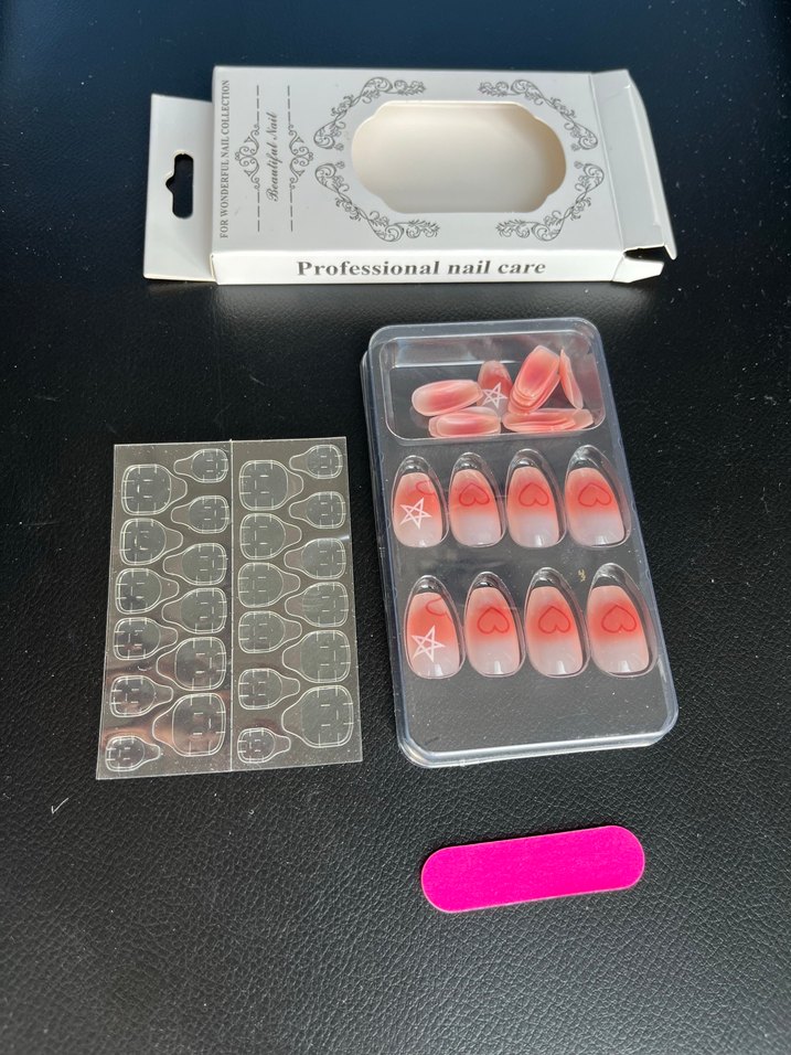 Kırmızı Kalp Desenli Takma Tırnak - Görsel 4