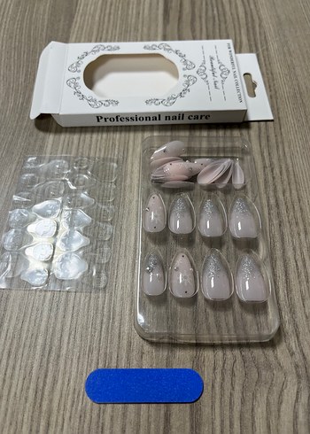 Beyaz Işıltılı Takma Tırnak Seti - Görsel 4