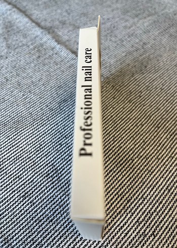 Beyaz ve Simli Tırnak Dekorasyonu - Görsel 3