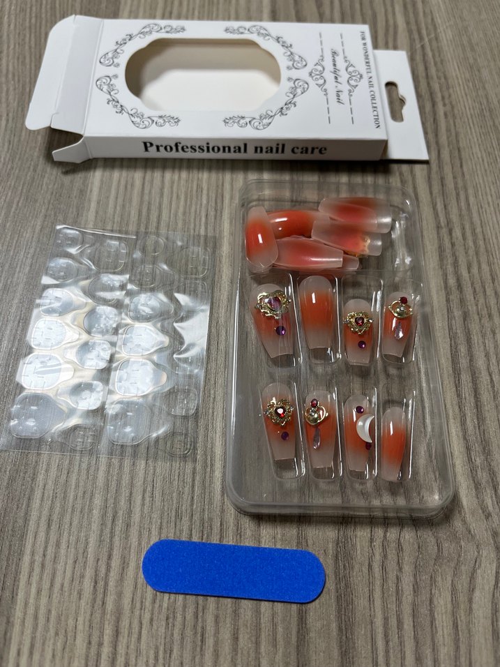 Bej Taşlı ve Süslemeli Takma Tırnak Seti - Görsel 4