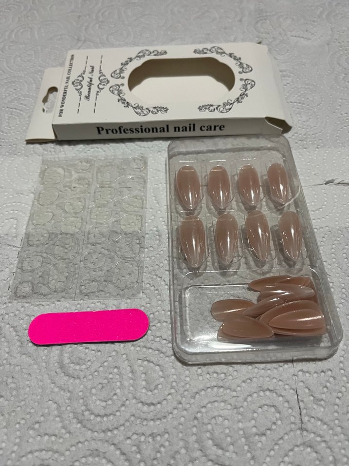 Bej Renkli Tırnak Süslemeleri - Görsel 4