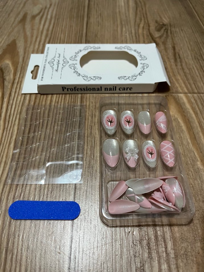 Pastel Beyaz Tırnak Süslemeleri - Görsel 4