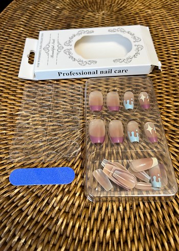 Pastel Bej Tasarımlı Tırnak Süsleri - Görsel 4