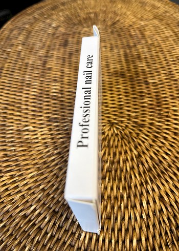 Pastel Bej Tasarımlı Tırnak Süsleri - Görsel 3