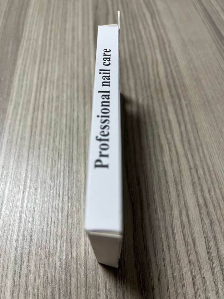 Beyaz Çiçek Desenli Tırnak Süsü - Görsel 3