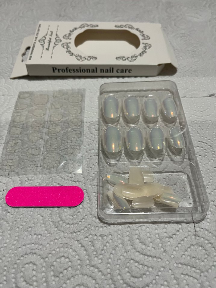 Beyaz Işıltılı Takma Tırnak Seti - Görsel 4