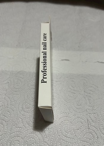 Beyaz Işıltılı Tırnak Süsü - Görsel 3