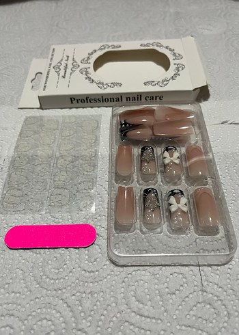 Beyaz 3D Çiçekli Tırnak Süsü Seti - Görsel 4