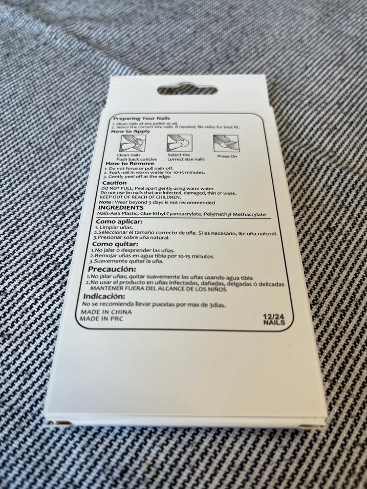 Renkli ve Karanlık Tonlarda Tırnak Süsleri - Görsel 2