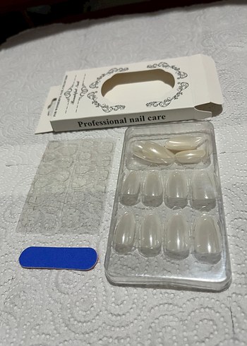 Şeffaf Beyaz Tırnak Süslemeleri - Görsel 4