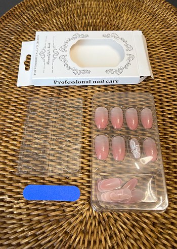 Bej Yapay Tırnak Seti Çiçekli Tasarımlı - Görsel 4