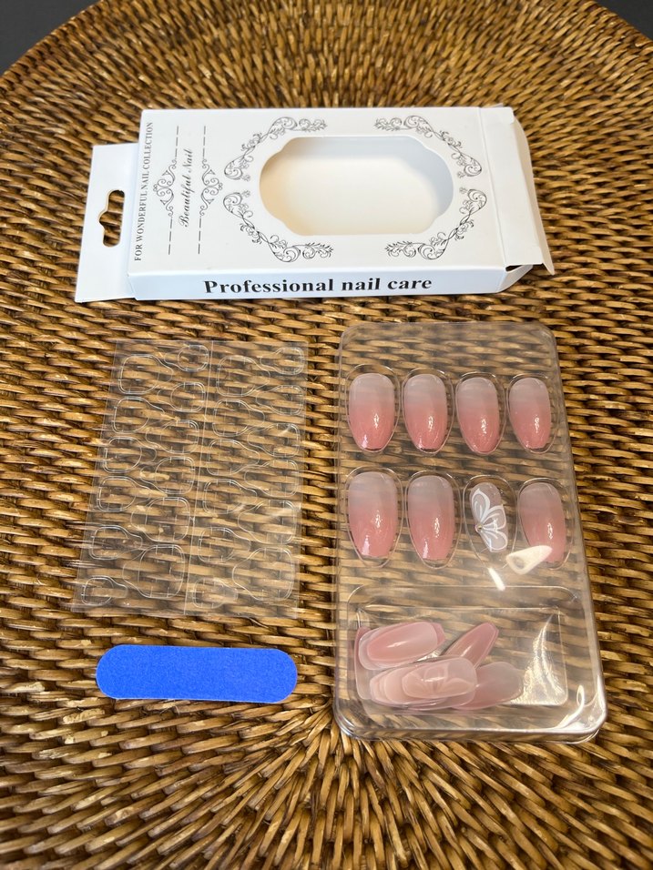 Bej Yapay Tırnak Seti Çiçekli Tasarımlı - Görsel 4