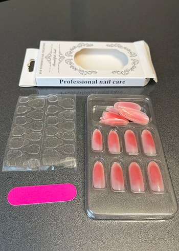 Pembe Renkli Canlı Tırnak Süsleri - Görsel 4