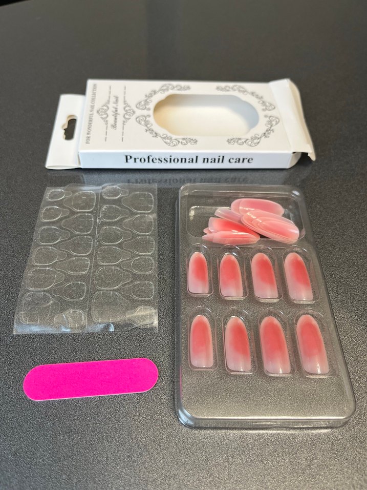 Pembe Renkli Canlı Tırnak Süsleri - Görsel 4