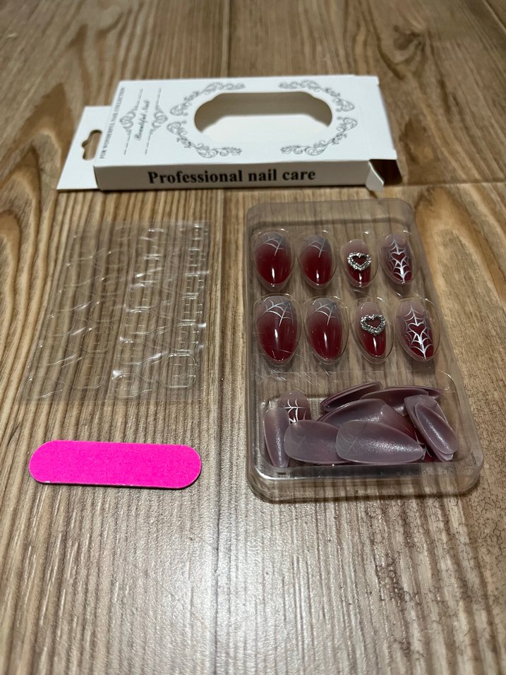 Bordo Taş Detaylı Tırnak Süsleri - Görsel 4