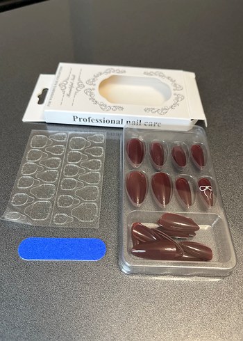 Bordo Uzun Tırnak Takması - Görsel 4