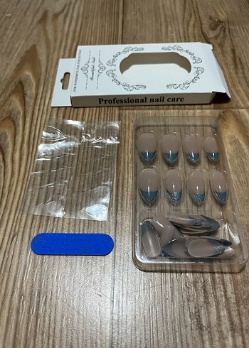 Bej Renkli Şeffaf Tırnak Süsleri - Görsel 4