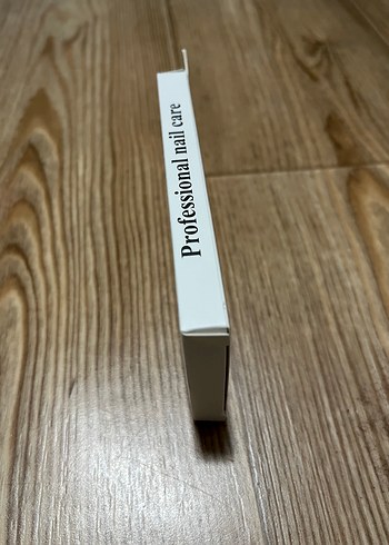 Bej Renkli Şeffaf Tırnak Süsleri - Görsel 3