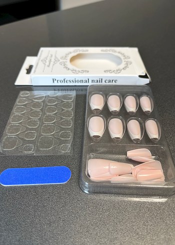 Pastel Beyaz Takma Tırnak Seti - Görsel 4