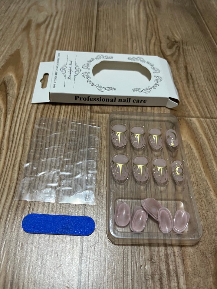 Bej Işıltılı Tırnak Süslemeleri - Görsel 4