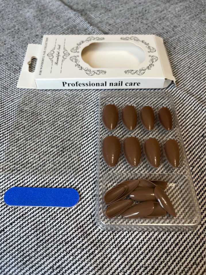 Koyu Bej Tırnak Süsleri - Görsel 4