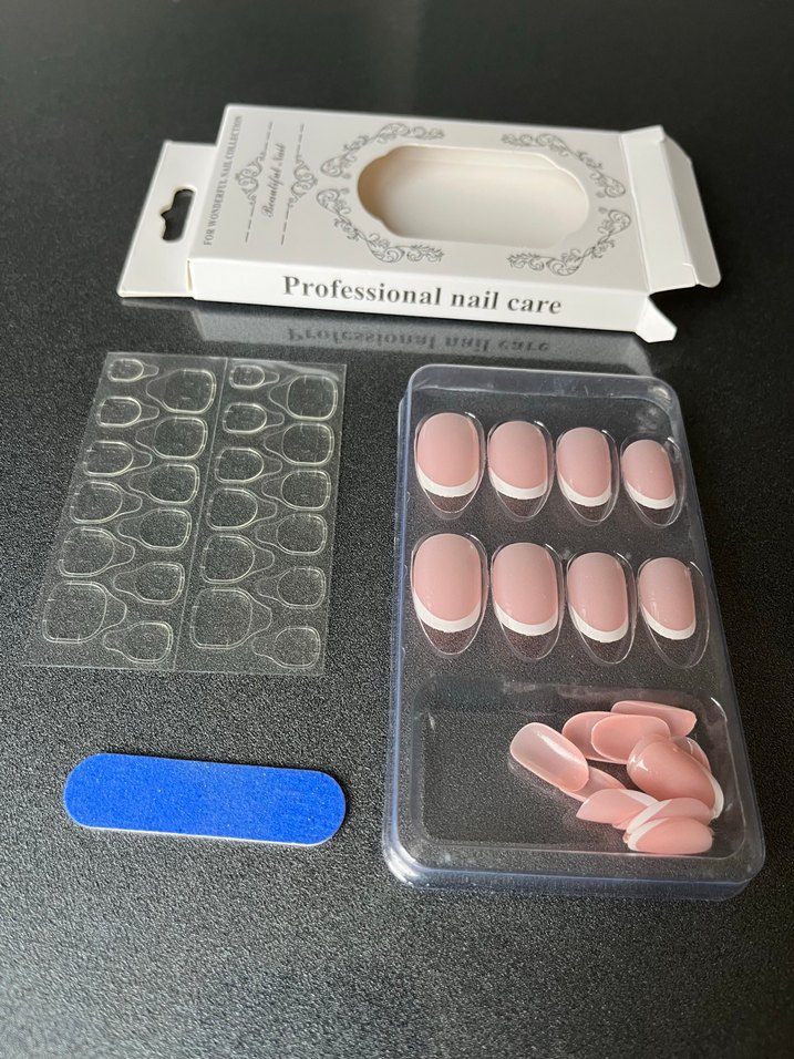 Pastel Beyaz Takma Tırnak Seti - Görsel 4