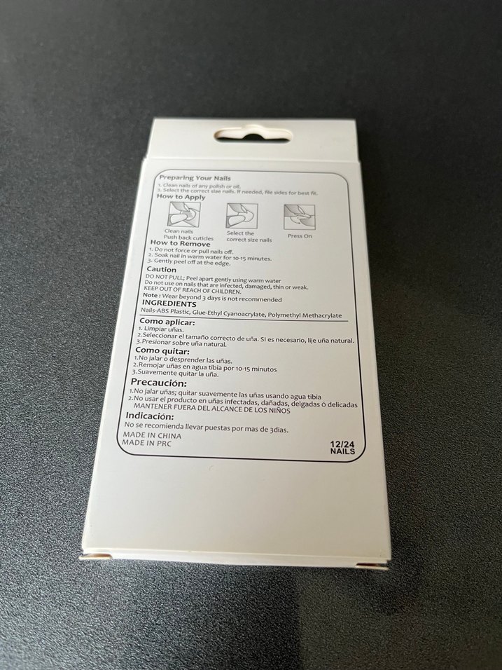 Bej ve Koyu Renkli Tırnak Süsleri - Görsel 2