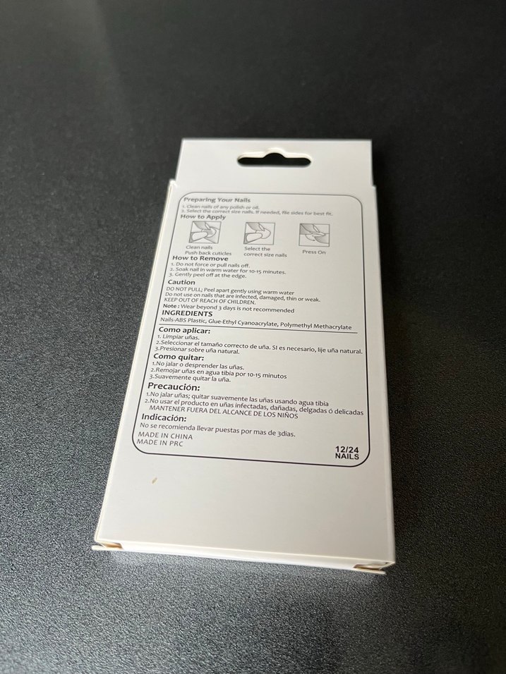 Beyaz Kelebekli Tırnak Süslemeleri - Görsel 2