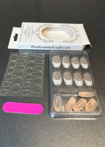 Beyaz Işıltılı Tırnak Süsü - Görsel 4