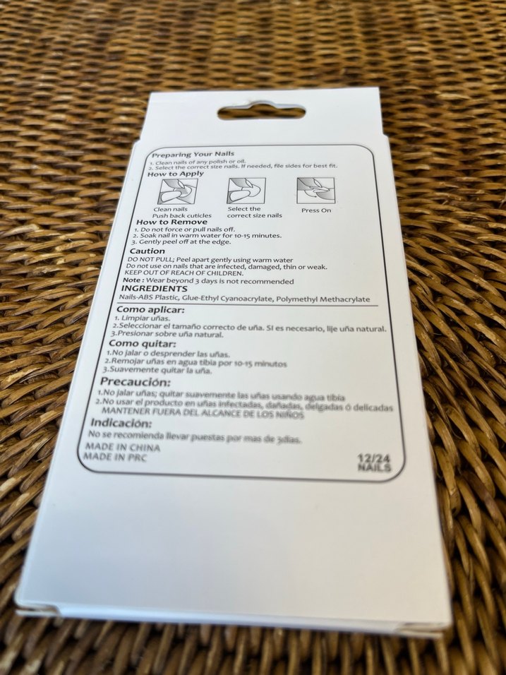 Pastel Beyaz Çiçekli Takma Tırnak Seti - Görsel 2