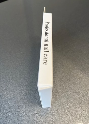 Kırmızı Kalp Desenli Beyaz Tırnak Süsü - Görsel 3