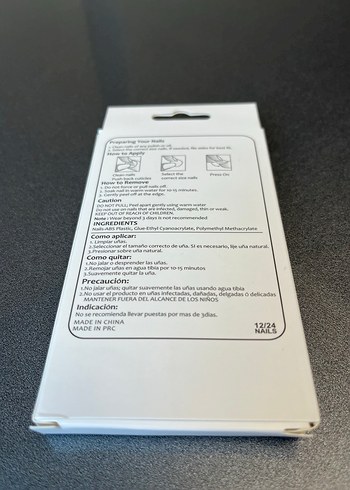 Kırmızı Kalp Desenli Beyaz Tırnak Süsü - Görsel 2