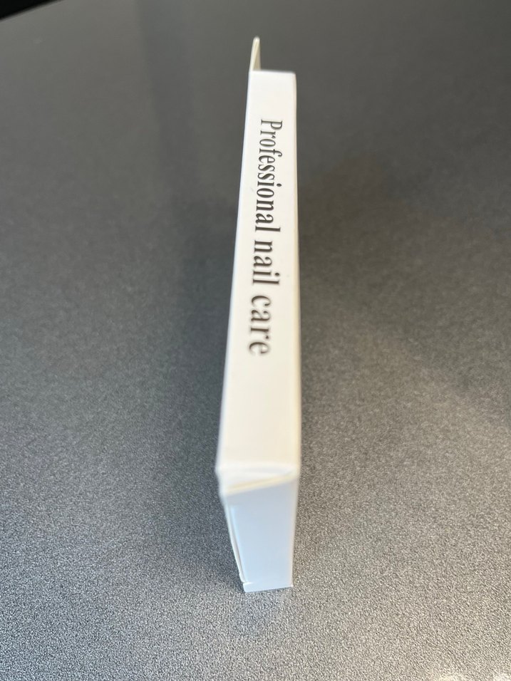 Kırmızı Kalp Desenli Beyaz Tırnak Süsü - Görsel 3