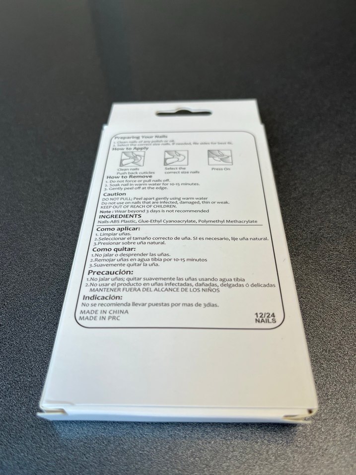 Kırmızı Kalp Desenli Beyaz Tırnak Süsü - Görsel 2