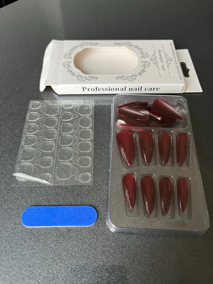 Bordo Renkli Takma Tırnak Seti - Görsel 4